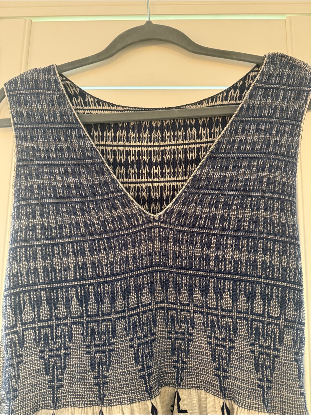 Max Studio Navy and White Patterned V-Neck Above the Knee Dress - Picture 5 of 8